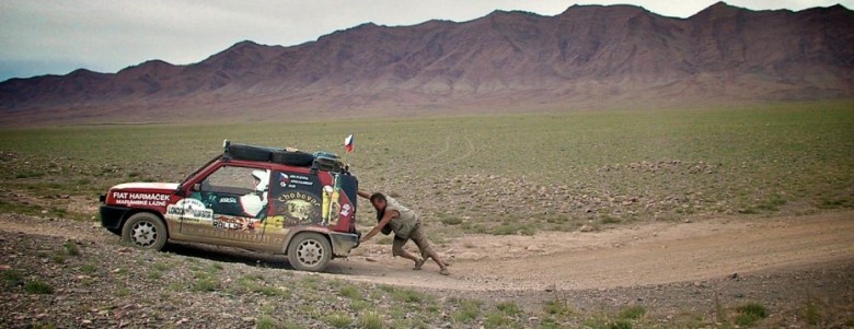 mongol-rally-finish-line-20-august-6-930x360 2